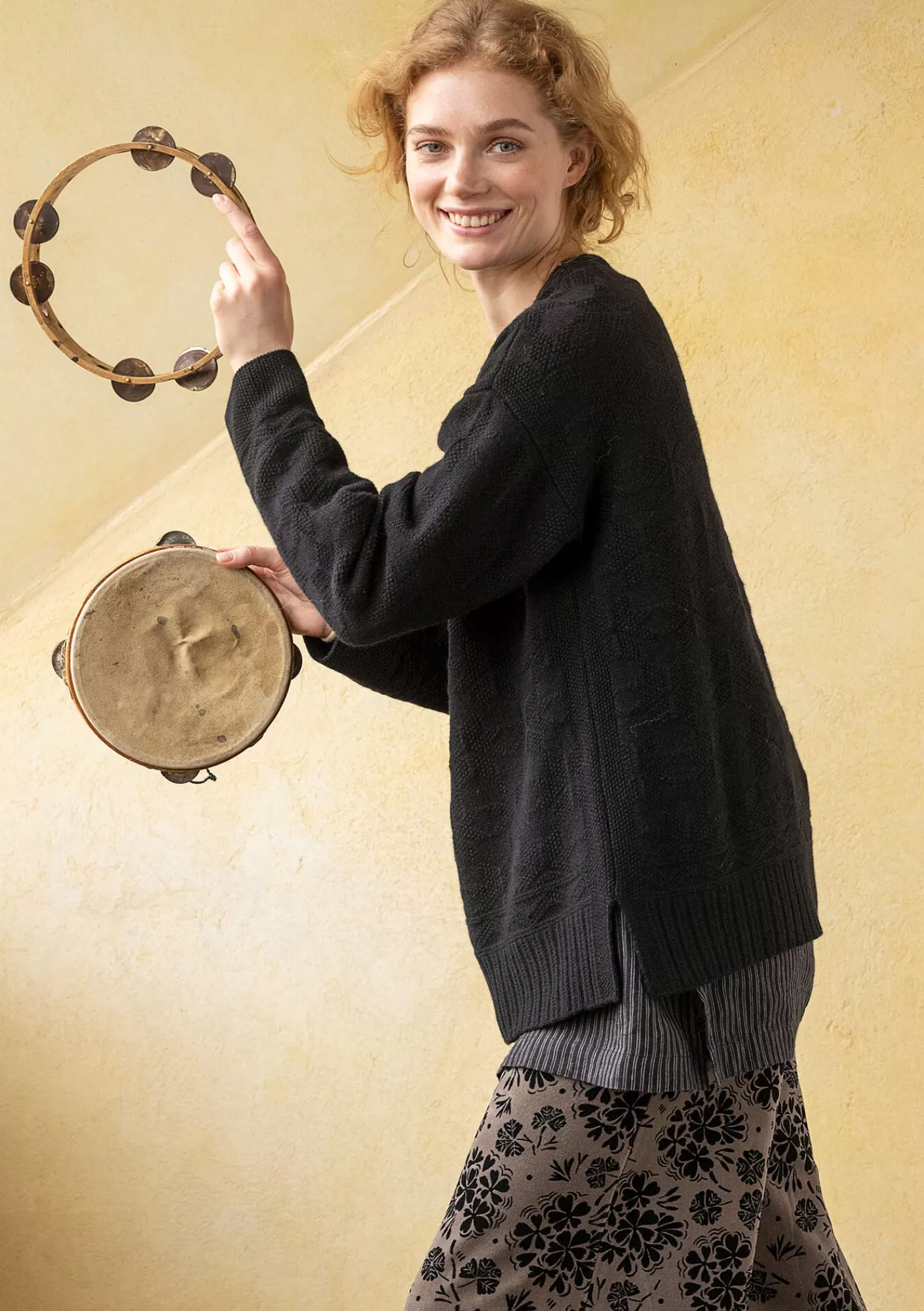 Gudrun Sjödén Neulepusero ”Vega” karitsanvillaa- Topit & Puserot
