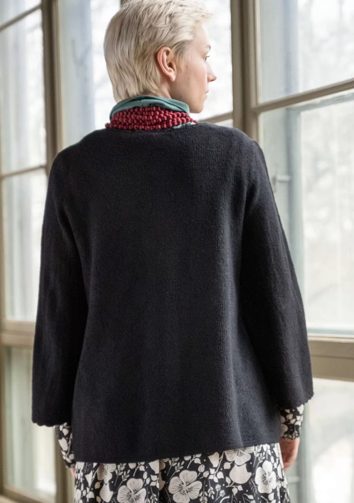 Gudrun Sjödén Reikäneuloksinen neuletakki "Blomstra" huovutettua villaa- Neuletakit